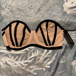 Fredericks of Hollywood strapless unlined bra